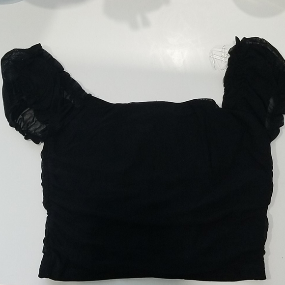 Black Mesh Puff Sleeve Croptop - Picture 4 of 5